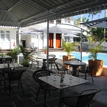 Les Trois Fleurs Apartment Pointe aux Canonniers Exterior photo
