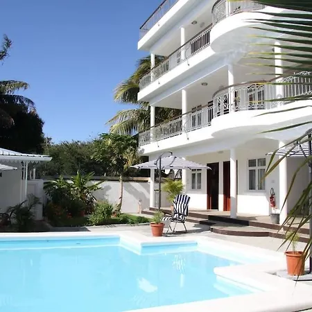Les Trois Fleurs Apartment Pointe aux Canonniers Exterior photo