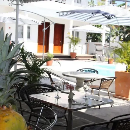 Les Trois Fleurs Apartment Pointe aux Canonniers Exterior photo